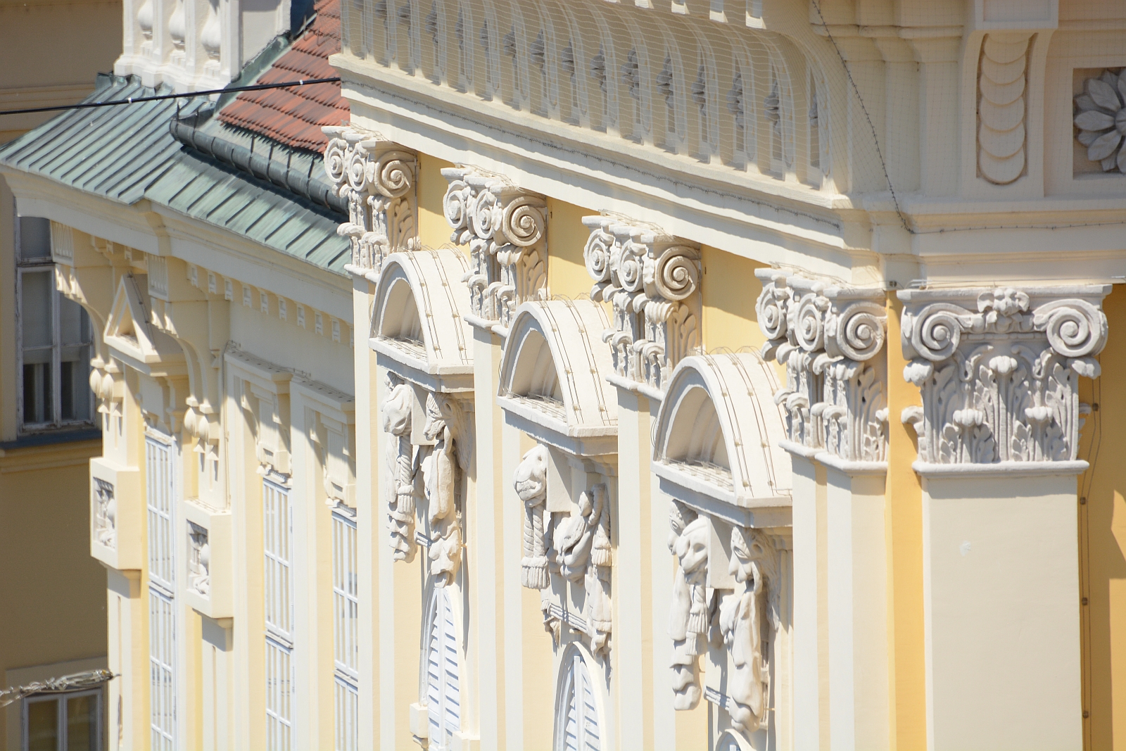 Székesfehérvári képek a Városháza felújítás alatt álló tetejéről